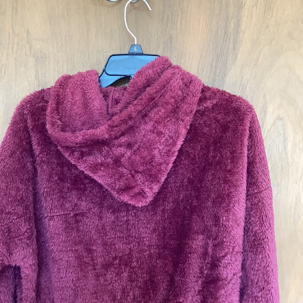 hoodie top Soft dark red fuzzy comfy hoodie size  L juniors - Picture 14 of 16